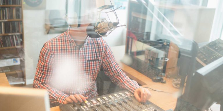 studio radio